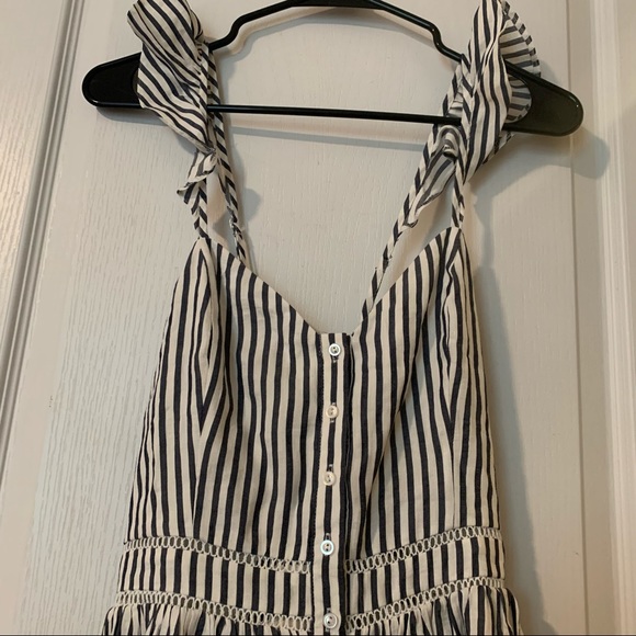 H&M pinstripe sundress with flutter sleeves - Picture 4 of 11